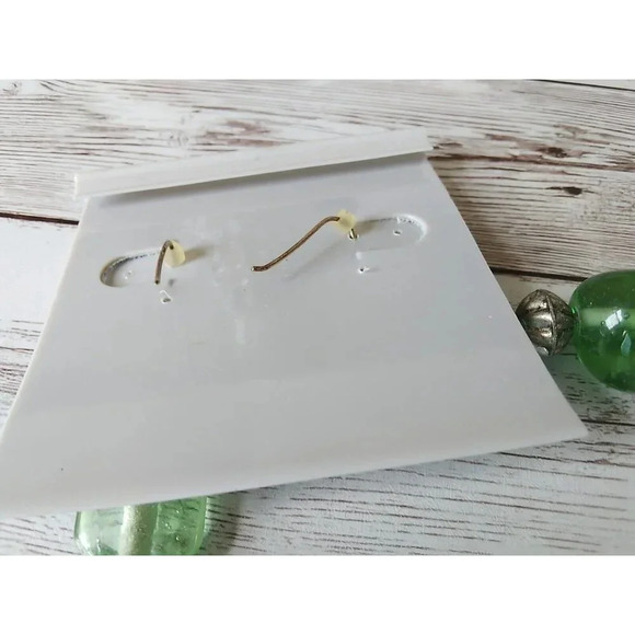 Vintage New Old Stock Etcetera Green Beaded Glass Earrings - Picture 4 of 4